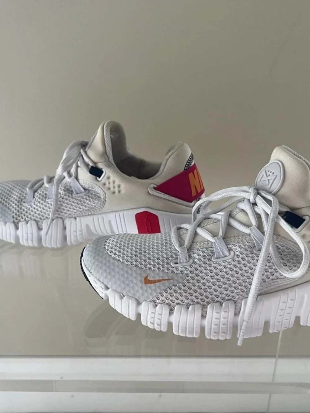 Nike Free Metcon 4 Sail Total Orange Women's Size 8.5